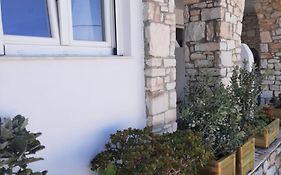 Studios Flora In Naoussa Paros